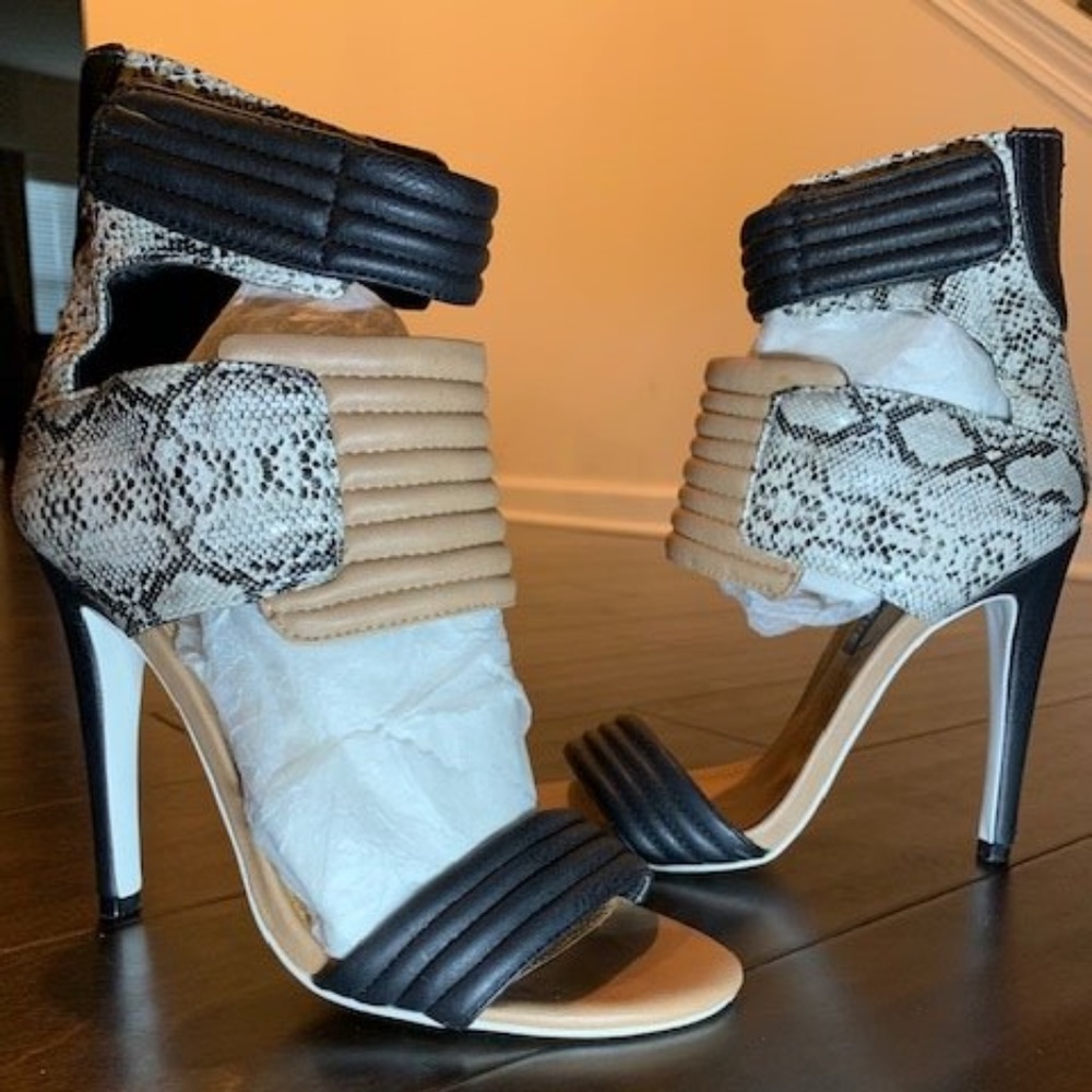 Izabella Rue Rayna Sandals